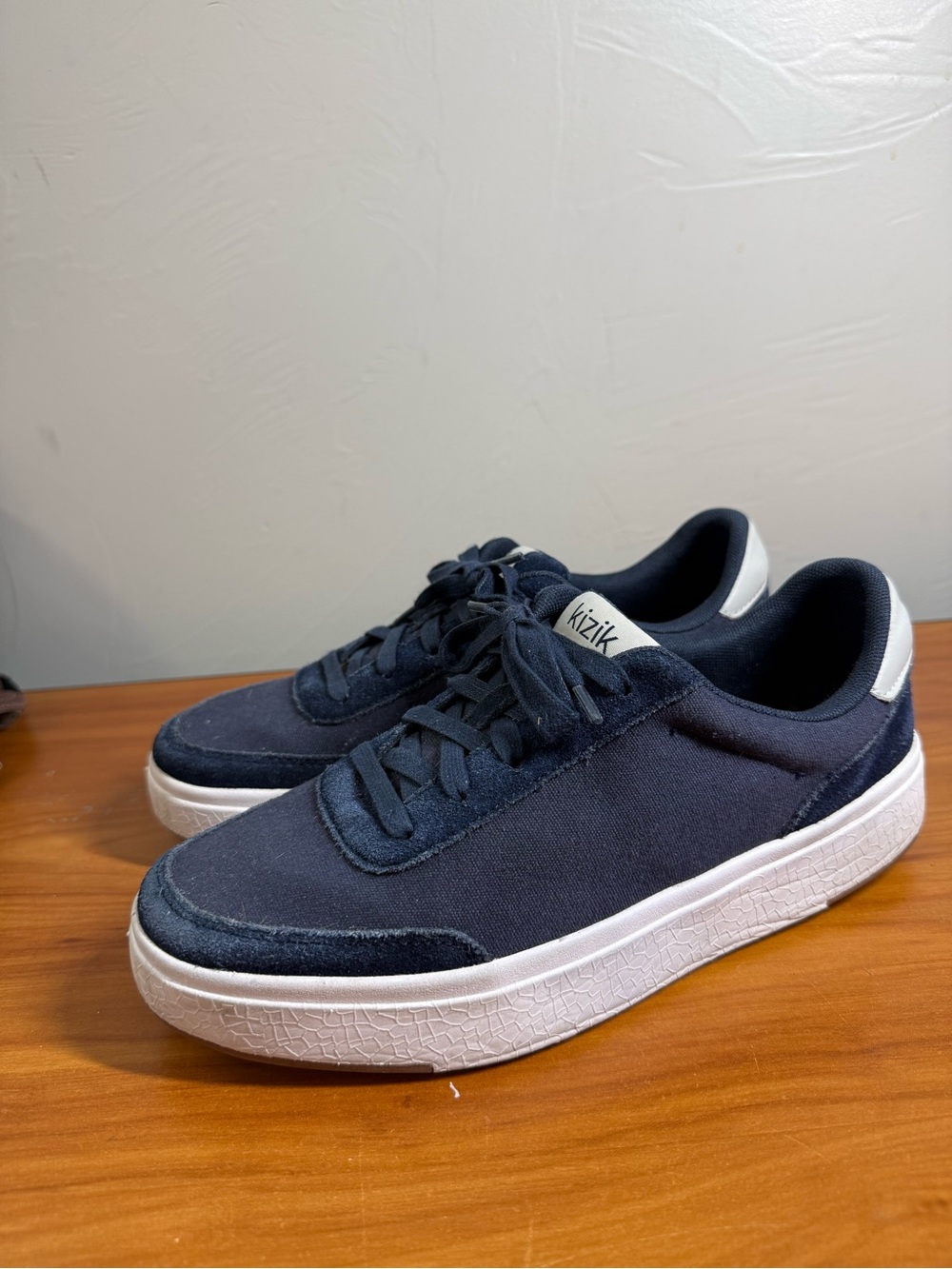 Kizik Prague Sneaker Casual Slip On Hands Free Shoe Comfort Navy Blue W8.5 WIDE